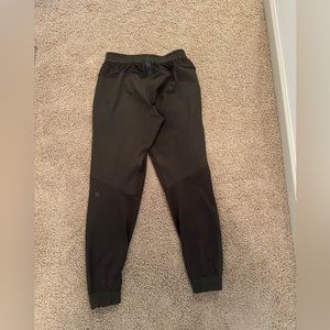 Lululemon Men’s Joggers size M. Olive green color